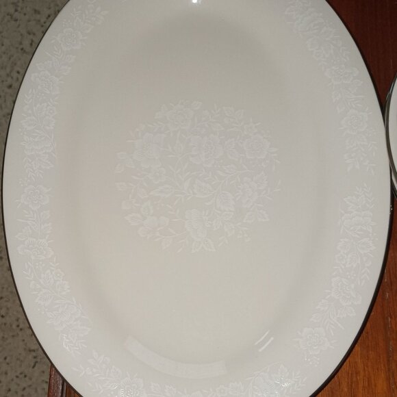 Vintage 12" Oval Serving Platter Winterset by American Royalty 1001 - Picture 5 of 6